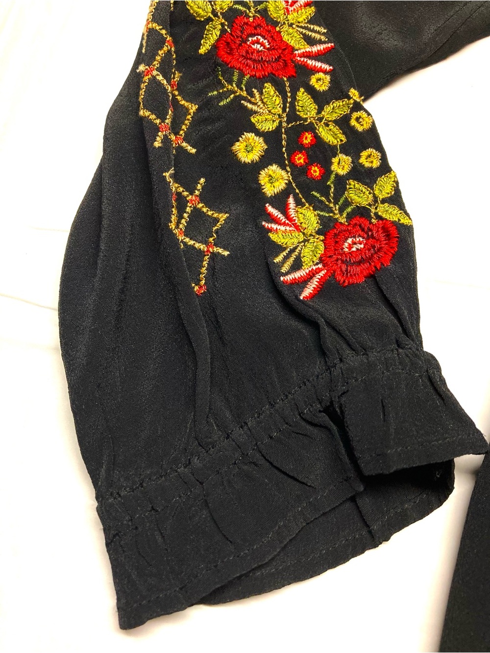 EUC J. Jill Bohemian Tasseled Floral Tunic - Picture 5 of 10